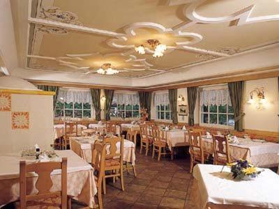 Hotel Garni Soreie Pozza di Fassa Luaran gambar