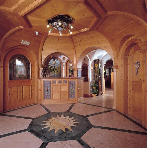 Hotel Garni Soreie Pozza di Fassa Luaran gambar