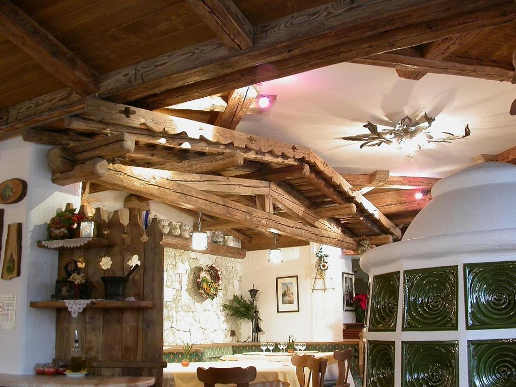 Hotel Garni Soreie Pozza di Fassa Luaran gambar